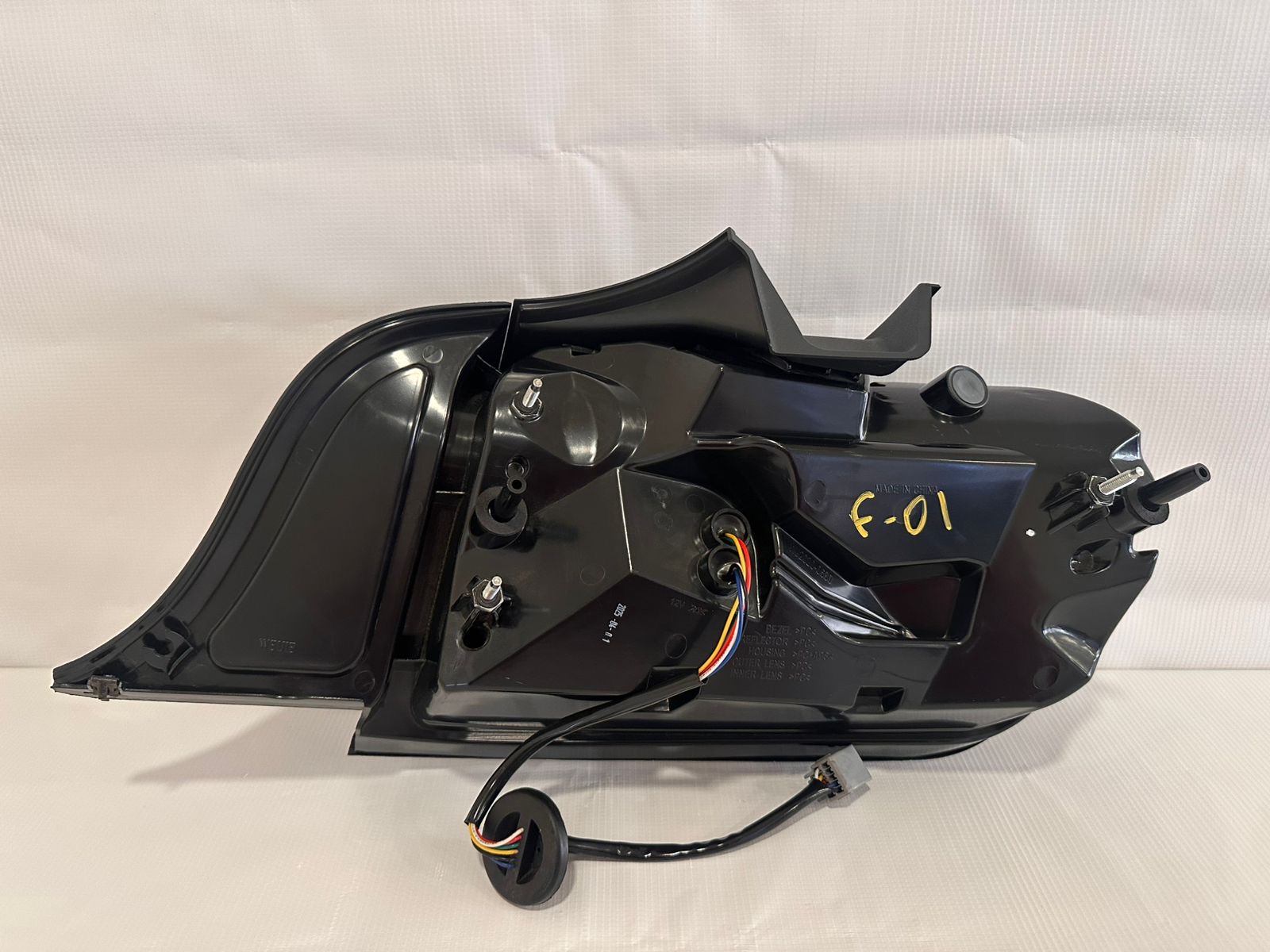 Mica izquierda Ford Mustang 2015/2023 F 01