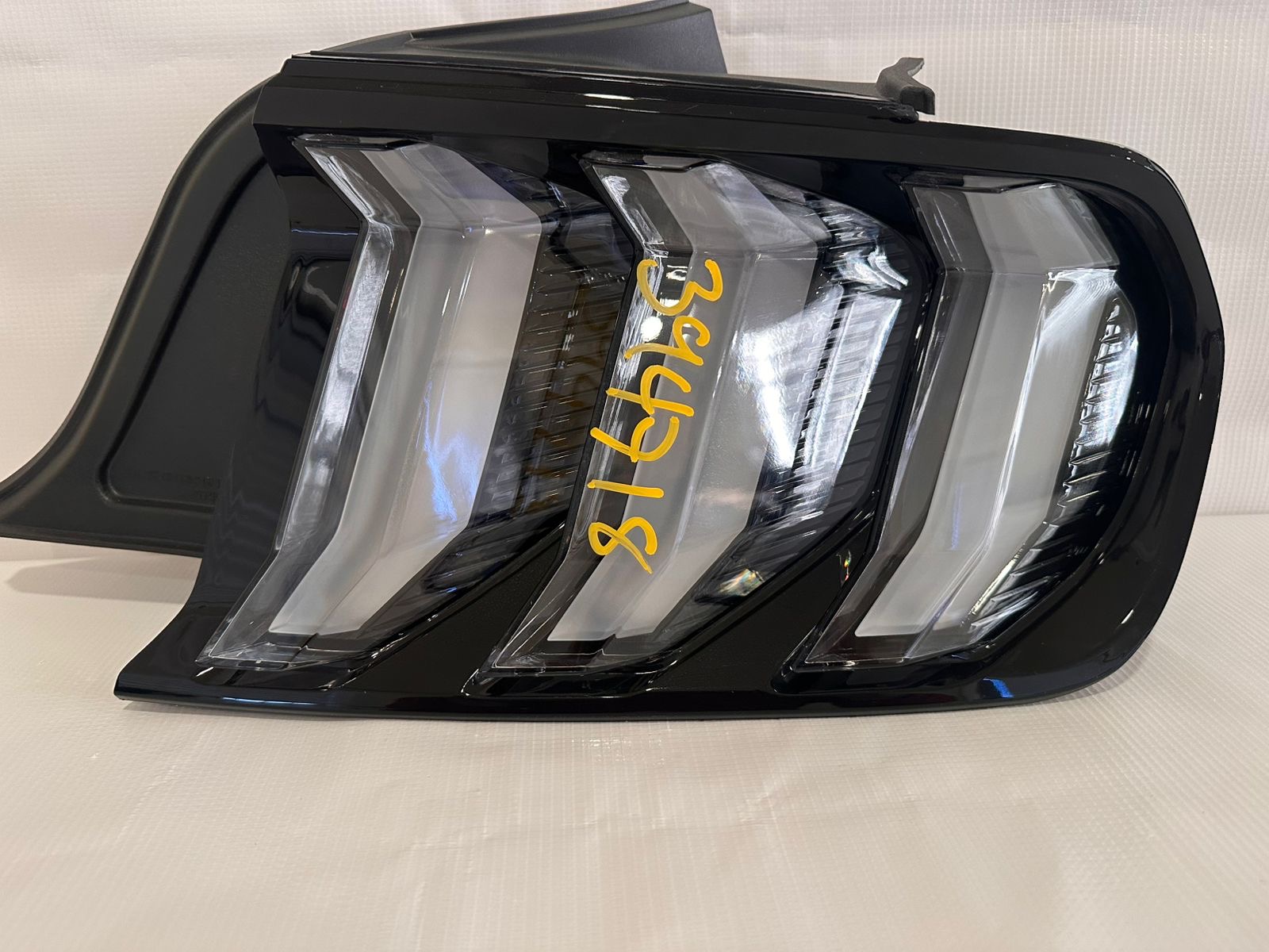 Mica derecha Mustang 2015/2023  F 02