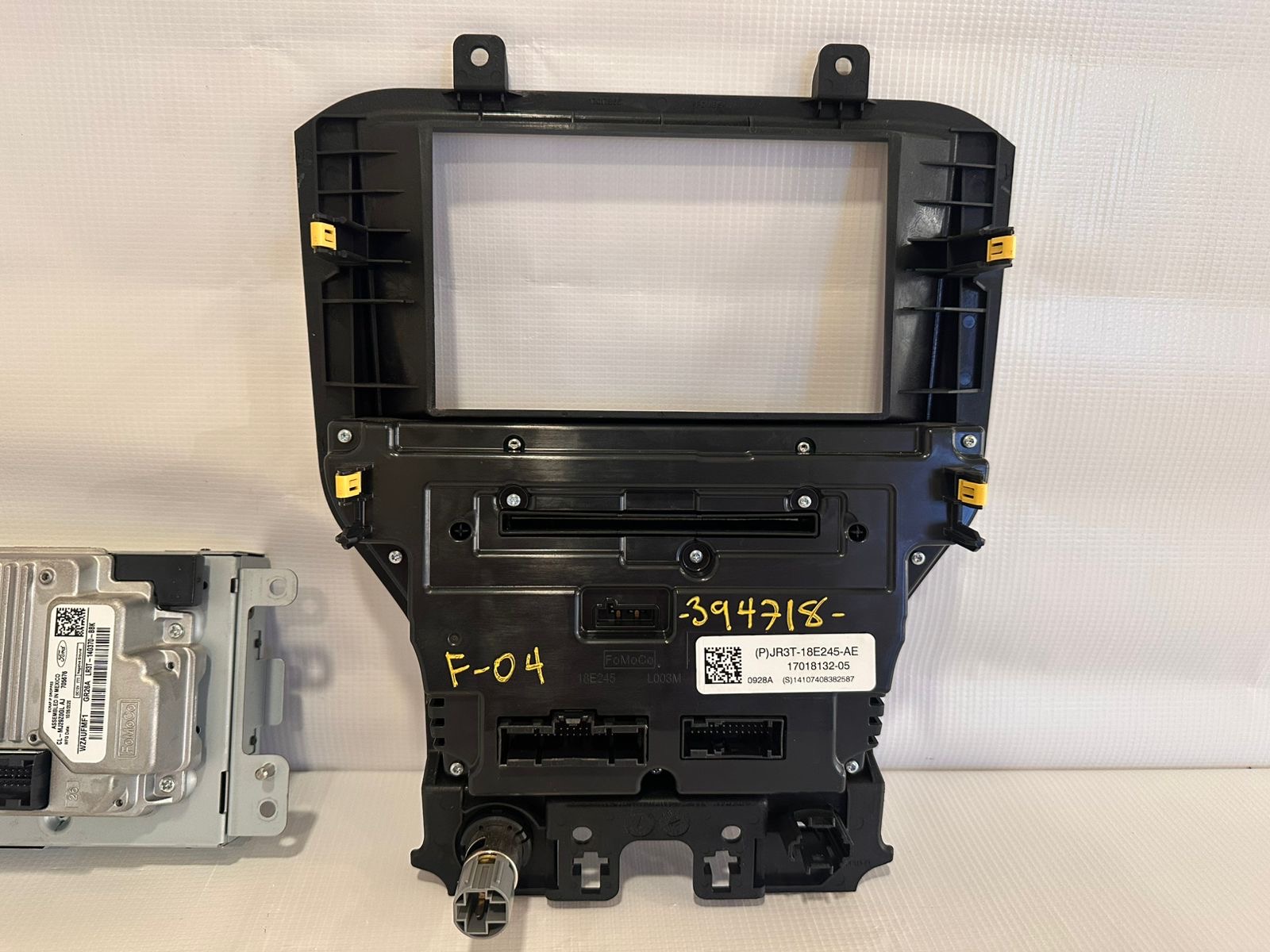 Pantalla Y bicel Mustang 2015-2023 Sync 3 F 04