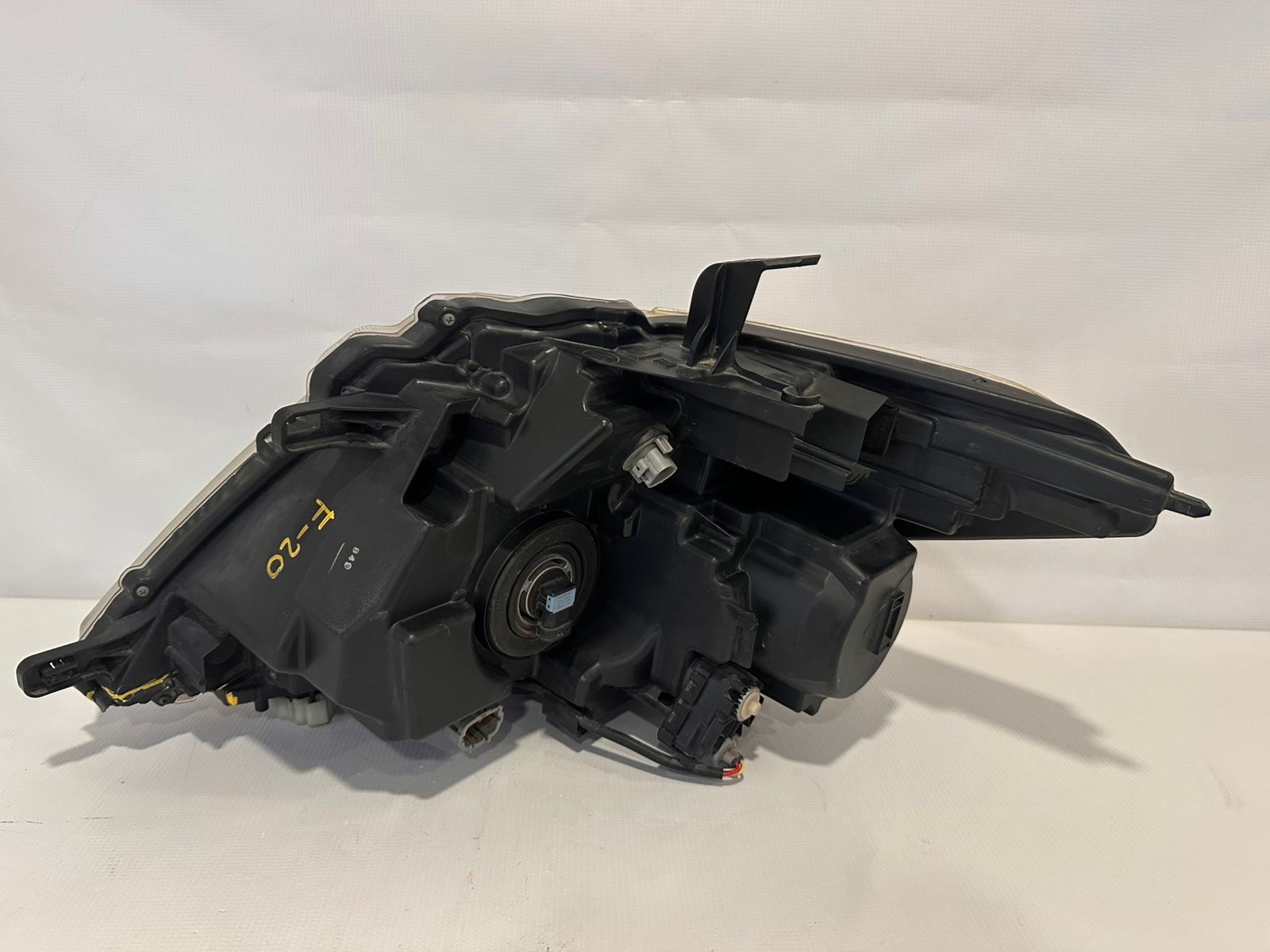 Foco derecho Nissan armada 2017/2020 F20